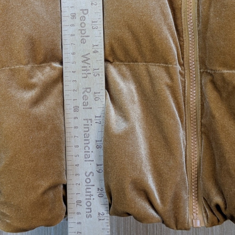 Fabletics Womens Wander Crushed Velour Honey Yellow Cropped Puffer Jacket XS - Picture 8 of 8